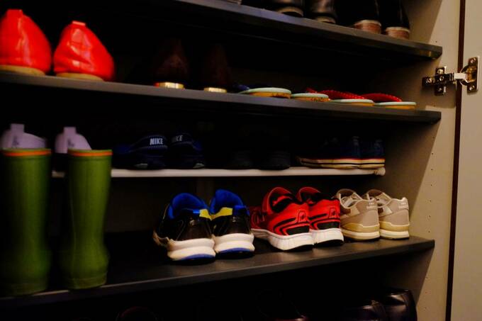 靴だなにつっぱり棒