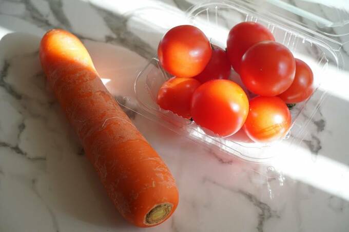 ニンジンとミニトマト