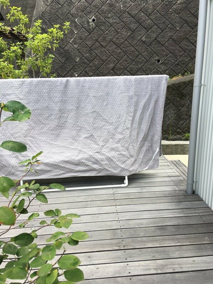 ダブルのシーツも干せる物干しスタンド