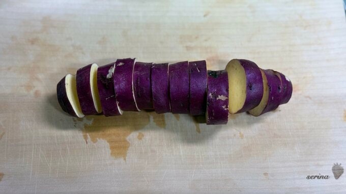 切ったサツマイモ