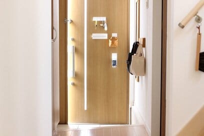 片づいている家の「玄関収納」。家族の出しっぱなしも減り、すっきり