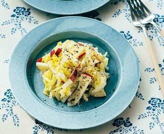 白菜使いきりレシピ。意外な組み合わせがおいしい「白菜とリンゴのヨーグルトサラダ」