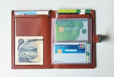 財布の中がすっきり！貯め上手が使う100円クリアホルダー