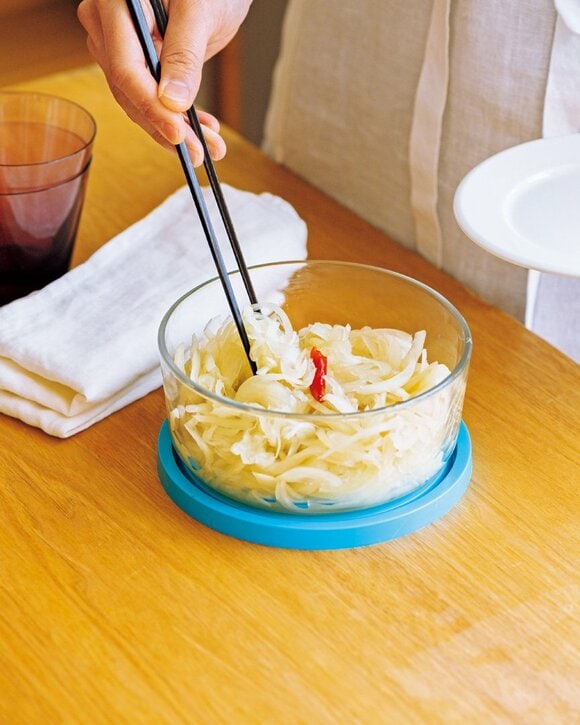 発酵タマネギと箸