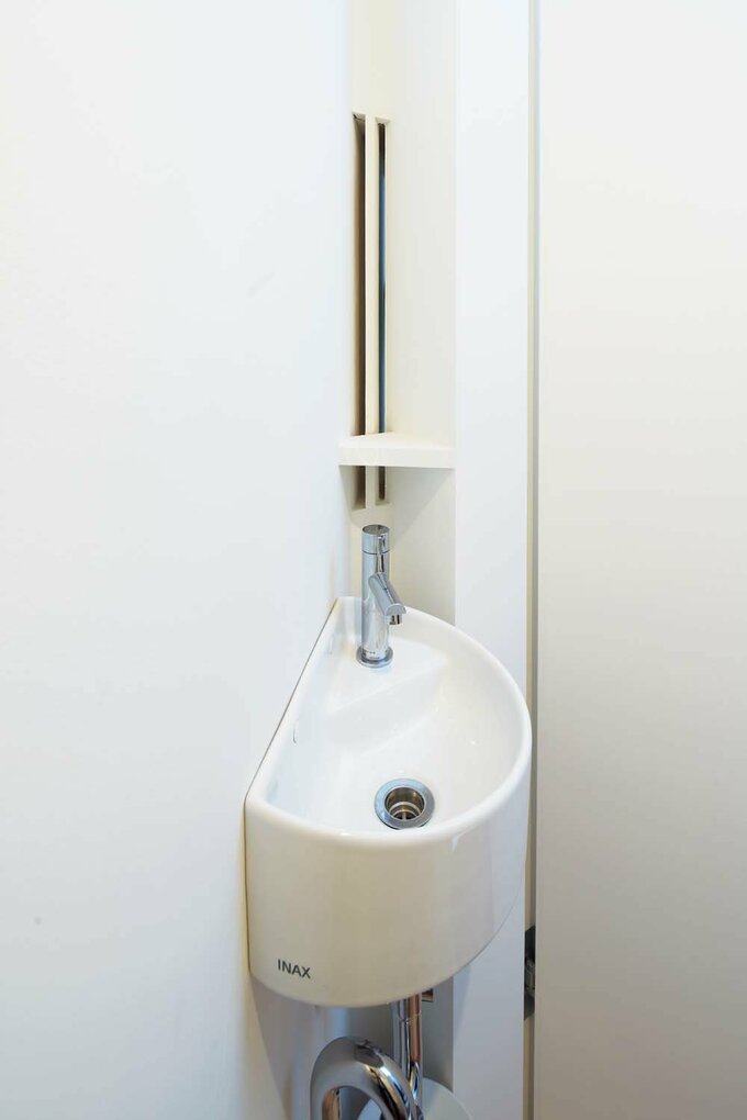 スキップフロアを利用して階段に配置