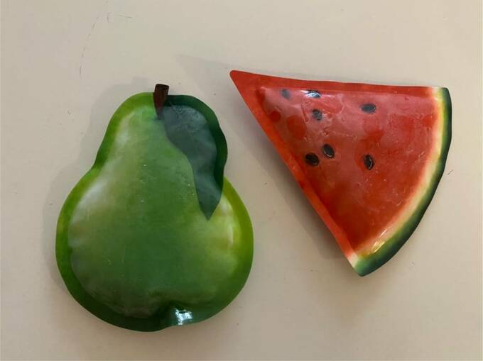 スイカと洋梨型の氷のう
