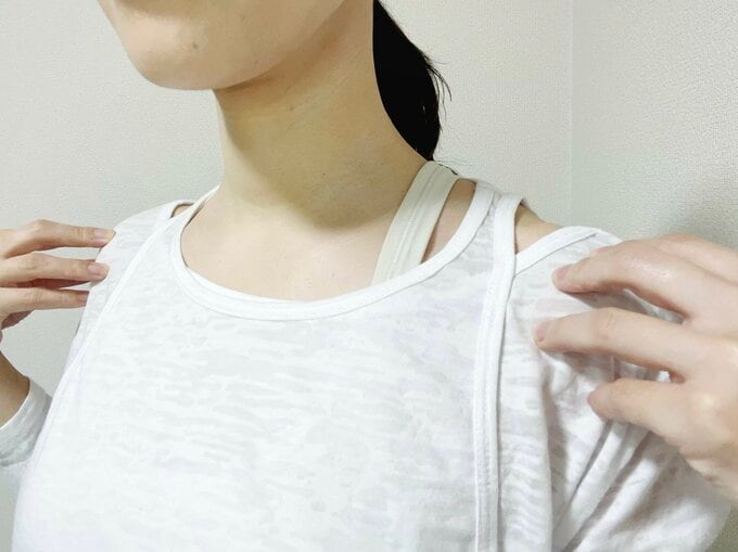 腕を上げ下げしても快適