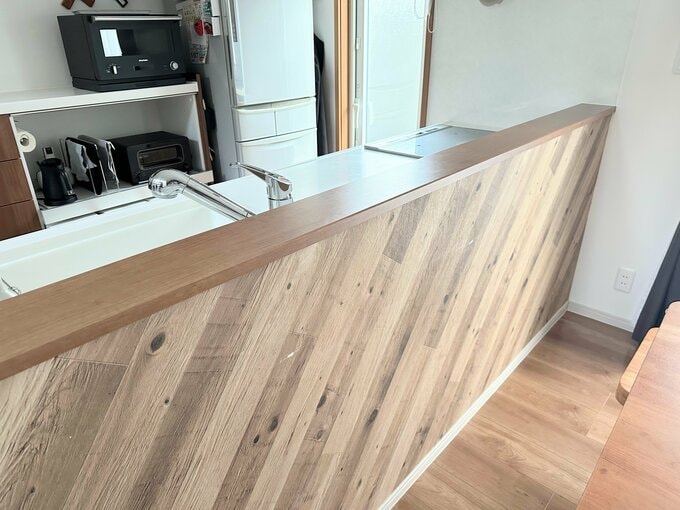 手元が隠せるタイプのキッチン