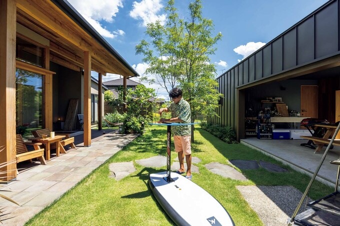 作業もできる庭