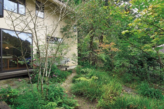 ベージュ色の外壁