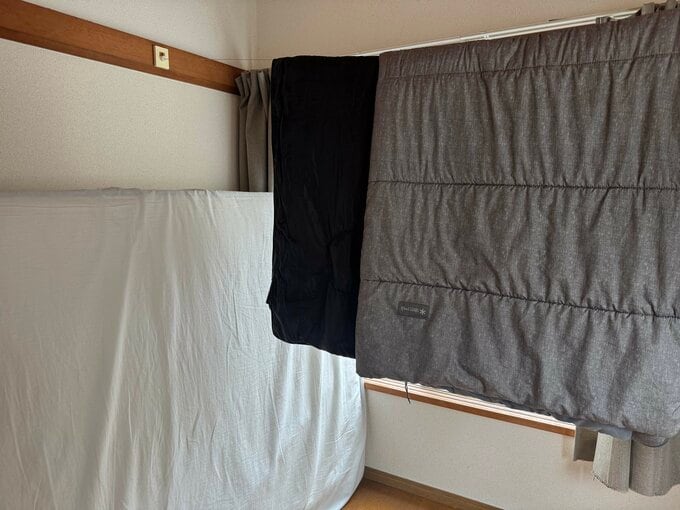 寝袋を干す様子