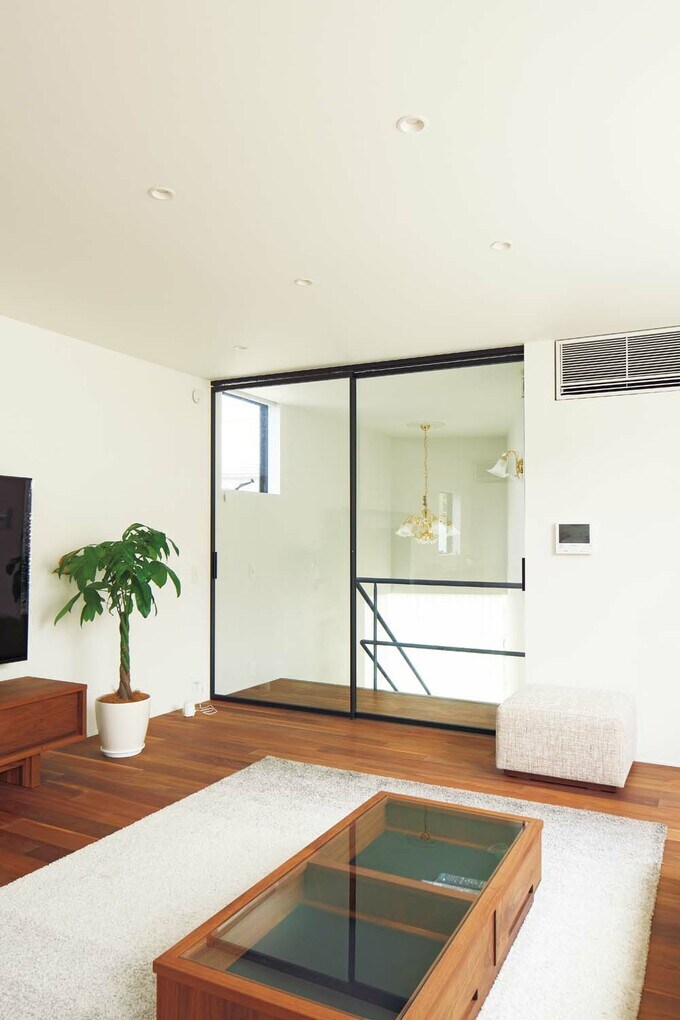 猫の侵入を防ぐガラス戸