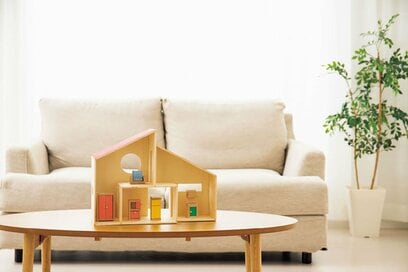 「家のリフォーム」や「スマホの乗り換え」。50代・60代が見直したい節約チェックポイント