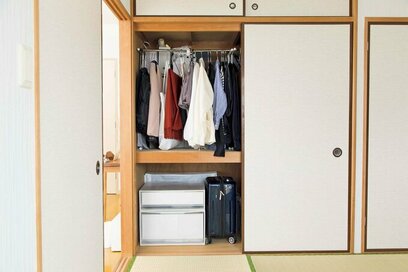 衣替えがあっという間に完了。ミニマリスト直伝の押し入れ活用術