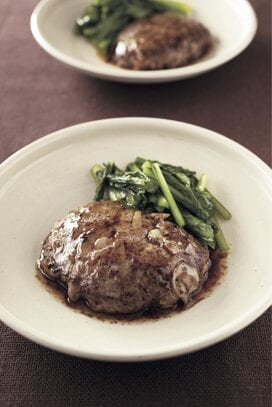 ＜根菜バーグ＞根菜の歯ごたえが、おいしさのポイント