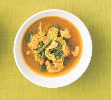 鍋に水を入れて中火にかけ