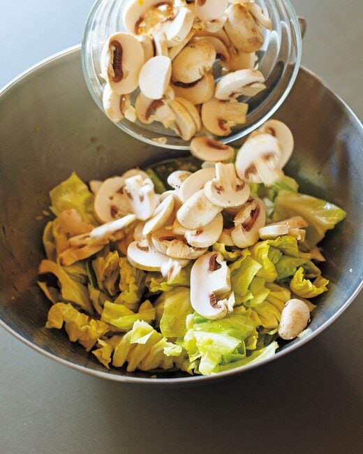 春キャベツとマッシュルームのサラダ