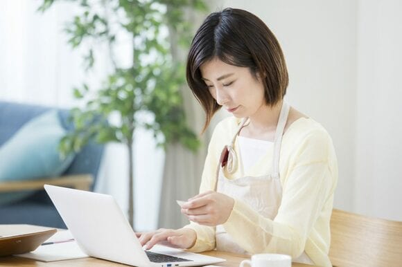 年単位の収支を把握することが、貯金の第一歩!(写真はイメージです)