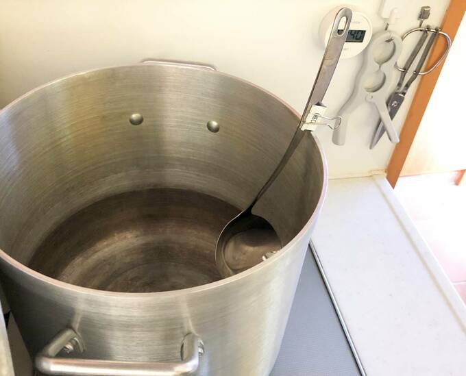 お鍋にクリップをつけたおたま