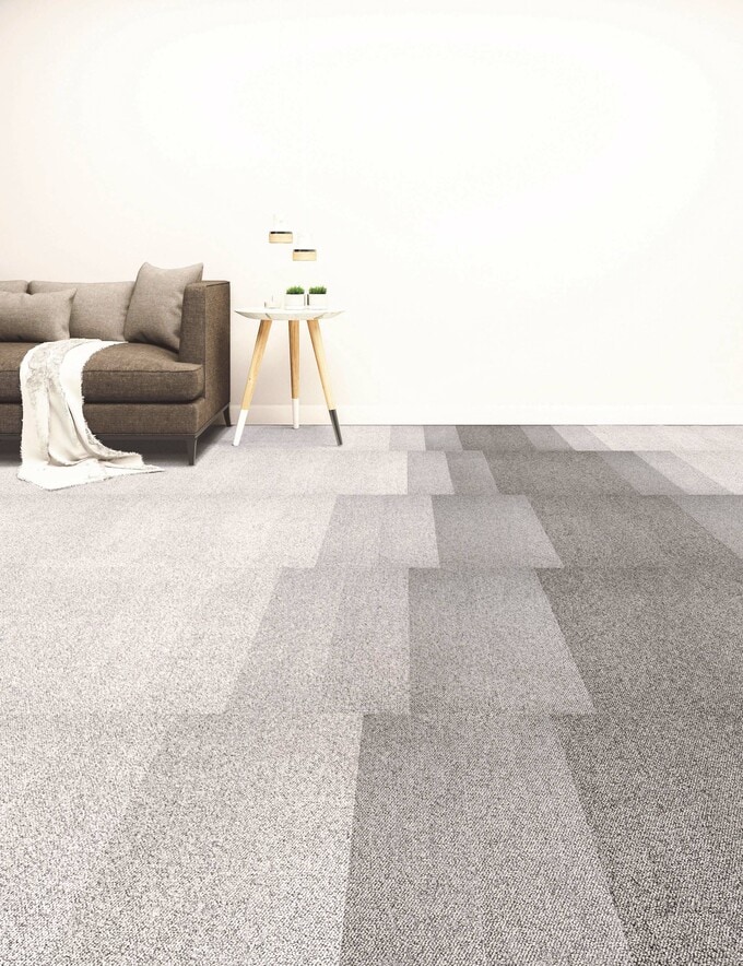 裏張りにペットボトルをリサイクルしたタイルカーペット