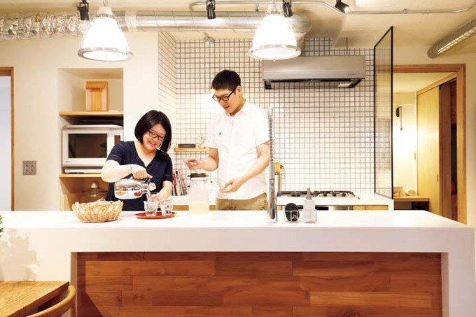 ふたり同時に作業ができるゆったりキッチン