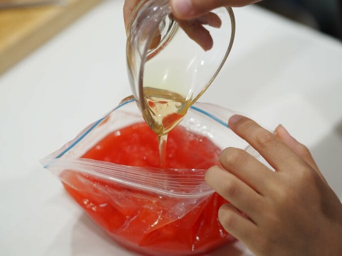 材料を入れる