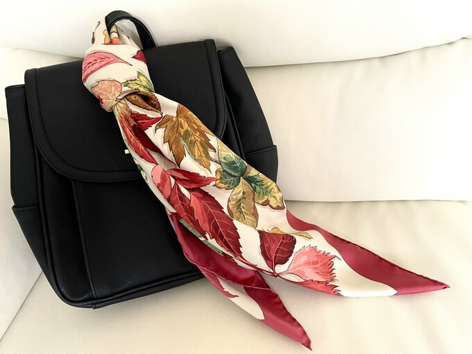 スカーフ ネクタイ結び