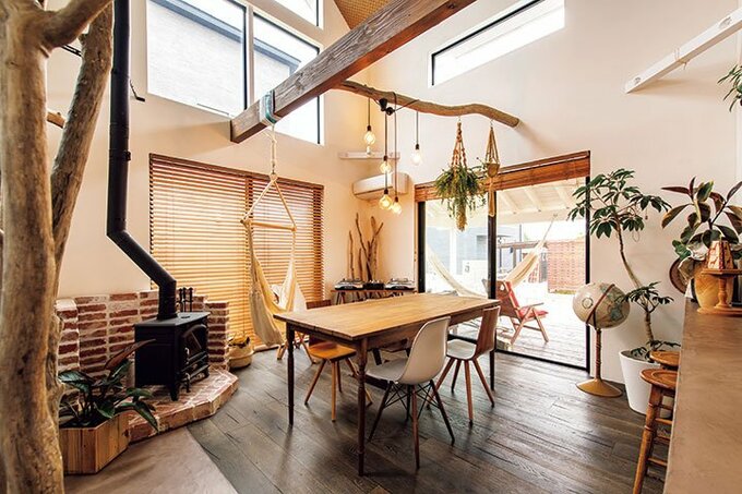 ダイニングの床もオーク材