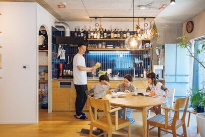 マンションリノベ事例：細切れの間取りを、子どもが喜ぶ回遊性と開放感のある大空間に