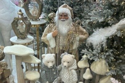 12月24日にサンタは来ない、衣装は白色。日本とジョージアでこんなに違う「クリスマス」事情