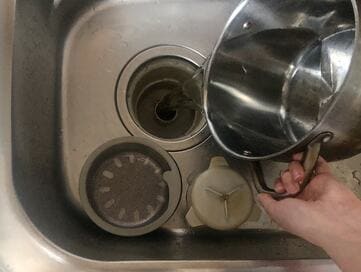 キッチンの排水管詰まり対策を清掃業者が伝授！効果抜群なこと＆やりがちな悪いこと
