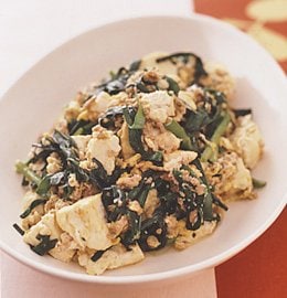 野菜が高いときの超おすすめ節約レシピ！ひき肉と豆腐のチャンプルー