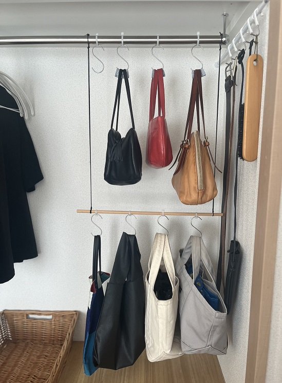 クローゼット端の収納