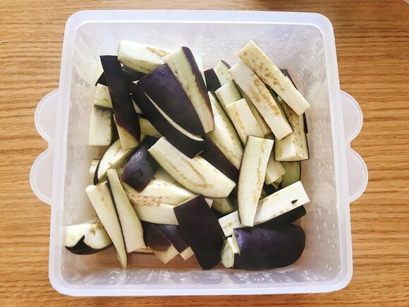 ラップをして電子レンジを