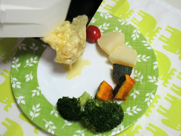 ピザ用チーズでつくる「ラクレット」レシピ