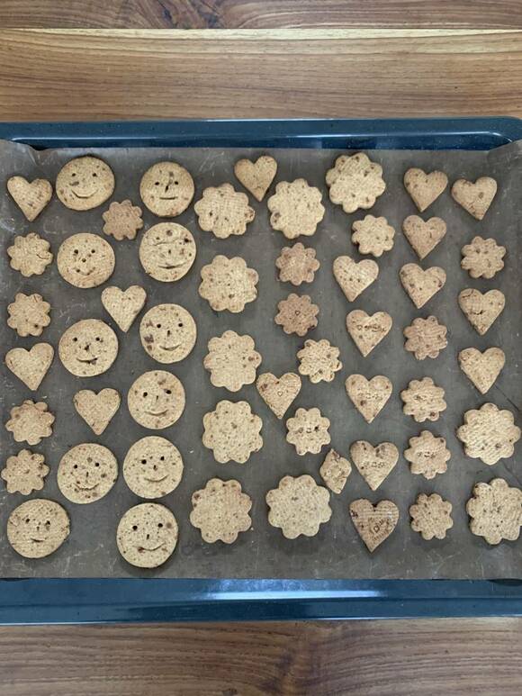 ハート型などのクッキー