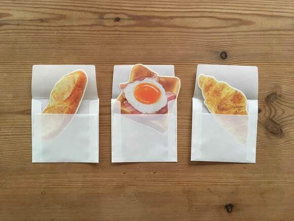 パンの形のカードと封筒