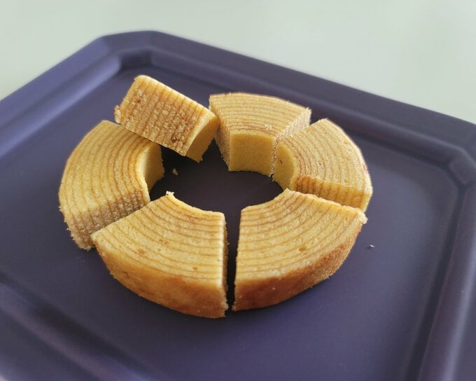 バウムクーヘン切る