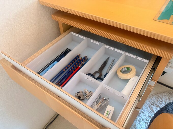 文房具が入っている引き出し