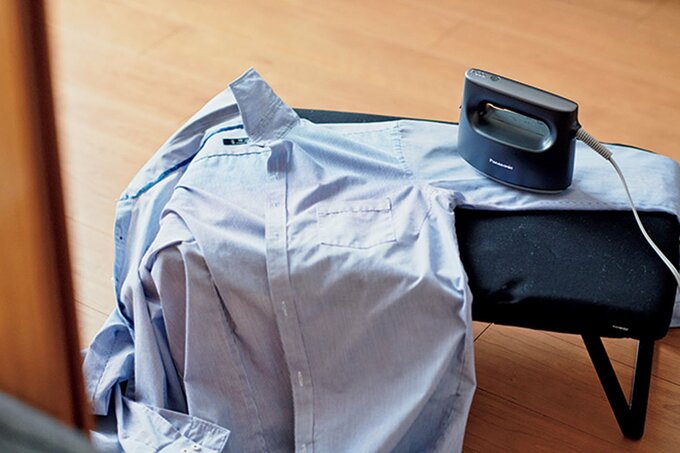 シャツをアイロン