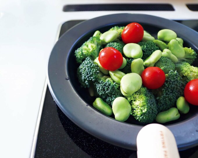 ブロッコリートマトなどサラダ