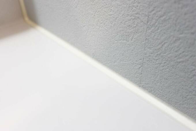 洗面台と壁の隙間のコーキング