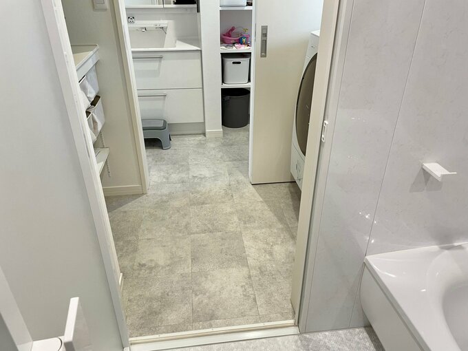 お風呂と脱衣室と洗面所