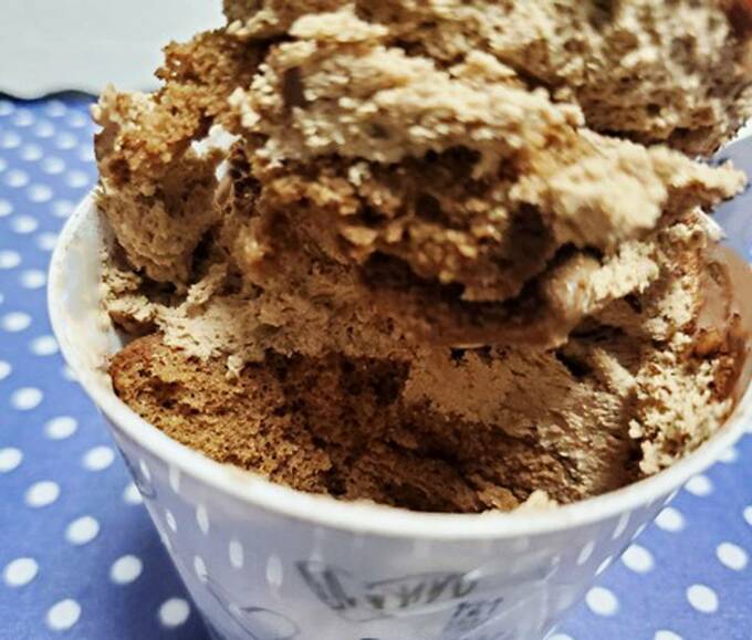 スポンジもしっとりしたチョコテイスト