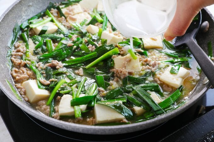 材料を加えて加熱