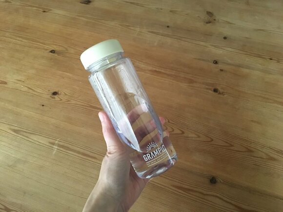 おしゃれなウォーターボトル