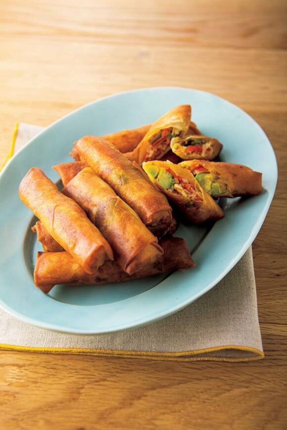 カニかまとアボカド、キムチの焼き春巻き