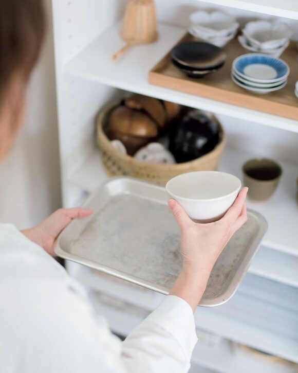 流れに沿った 収納で、配膳の 手間をカット