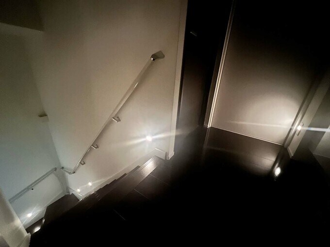 階段と廊下のフットライト