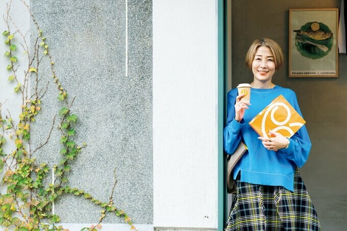 ドリンクを持つひうらさとるさん